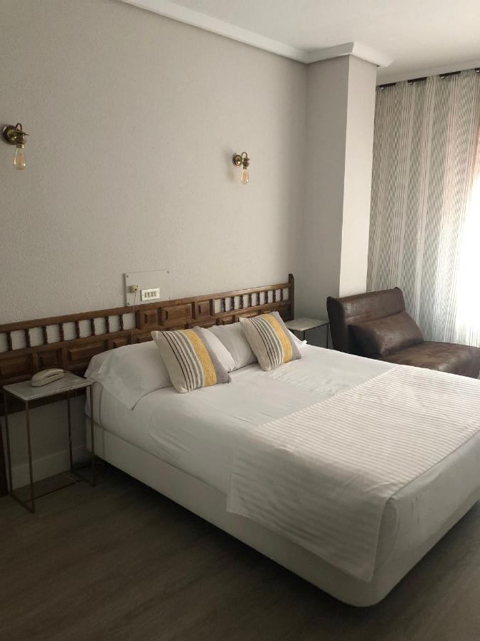 Hotel Marques De Santillana 3*